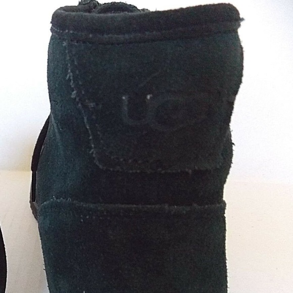 UGG AUSTRALIA Men\'s MOREAU Black Suede Ankle Boots NEW warm sheepskin insole